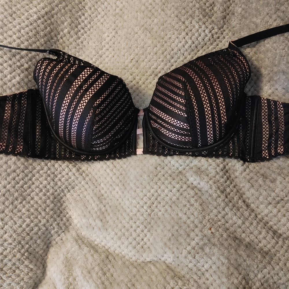 Victoria's Secret bra 38 double d underwire
